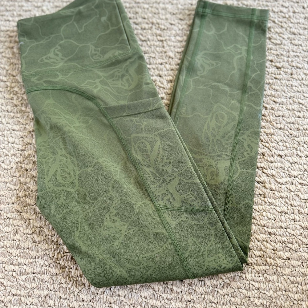Zyia Olive Maze Light n Tight Hi-rise 7/8 24" size 4
